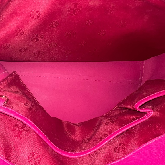 Tory Burch pink saffiano leather tote!π©· - Picture 8 of 17